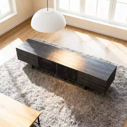 Meuble TV moderne noir de 240 cm (94,48") avec étagères réglables, charnières à fermeture douce et trous passe-câbles, pieds en métal