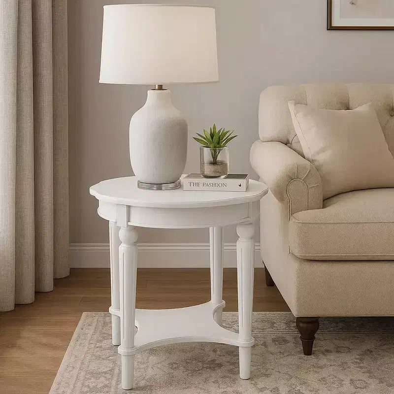 Table d'appoint rectangulaire avec tablier sculpté et détails de palmettes, finition brun cerise, 76 cm L x 66 cm P x 61 cm H