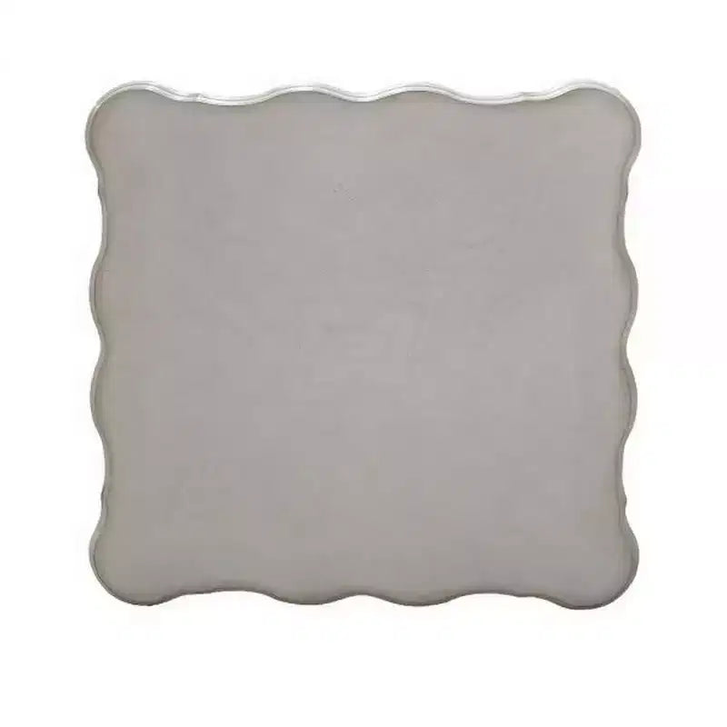 Table d'appoint sculptée noire avec accent argenté