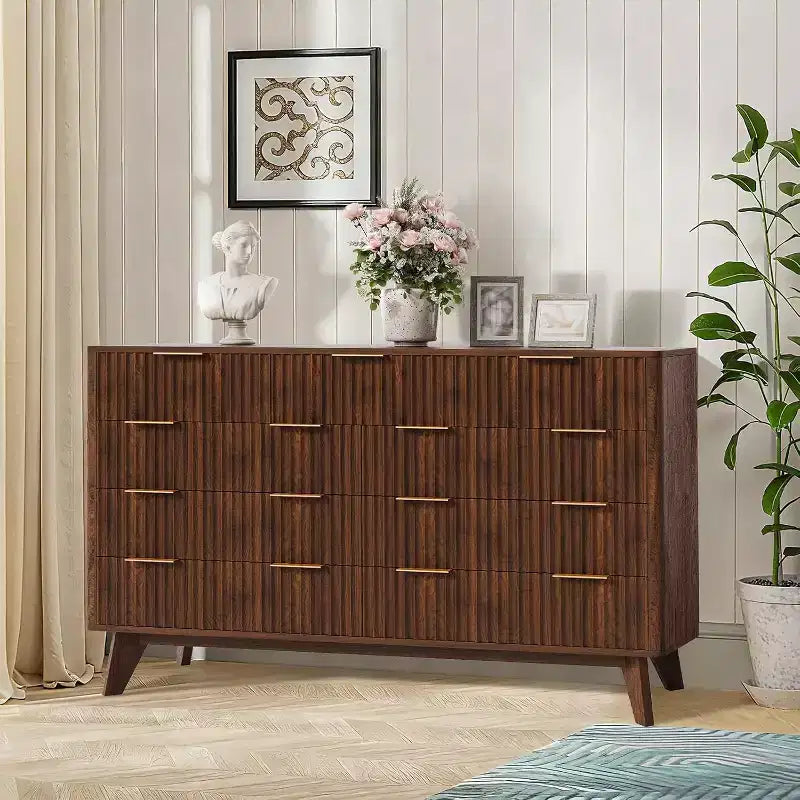 Commode de 137 cm de large à 9 tiroirs, coffre en bois avec motif d'onde cannelée, poignées métalliques, commode TV moderne pour chambre à coucher, salon