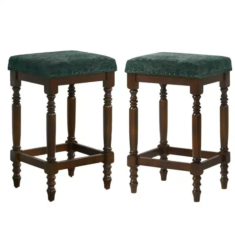 Tabourets de comptoir rustiques en bois de 66 cm avec siège en tissu et garniture cloutée, style ferme — lot de 2