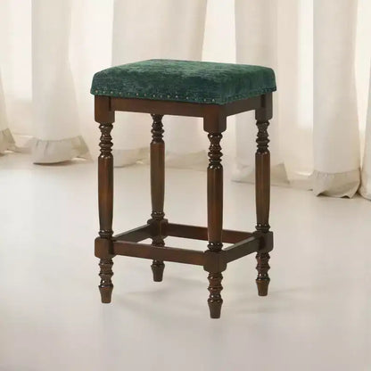 Tabourets de comptoir rustiques en bois de 66 cm avec siège en tissu et garniture cloutée, style ferme — lot de 2
