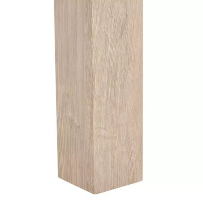 Table basse rectangulaire avec plateau en placage gris clair et pieds en bois naturel, étagère ouverte
