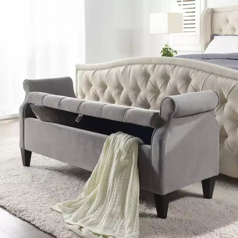 Banc de rangement capitonné à accoudoirs arrondis avec coffre de rangement caché, revêtement en velours, cadre en bois massif